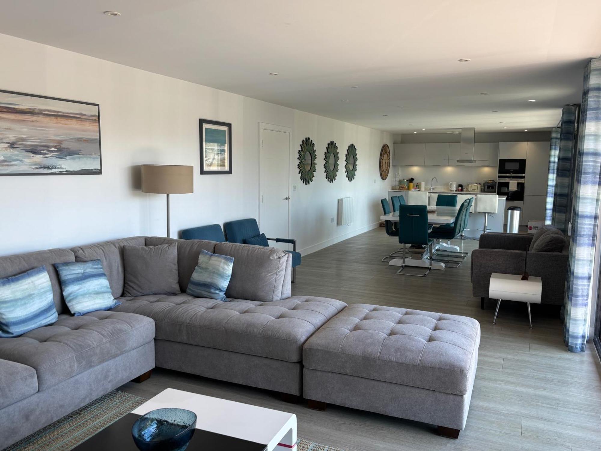 4Br-8Guests-Balcony-Beachview-Pool-Pets Улакумб Екстериор снимка